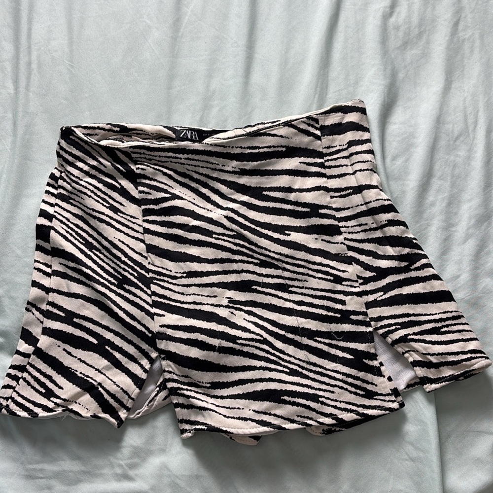 Zara Black and White Zebra Print Women's Shorts